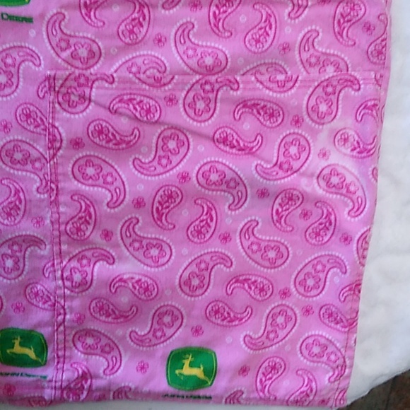 🩷 Scrub Top 🚜John Deere 💚 Size Medium - Large - Picture 4 of 8